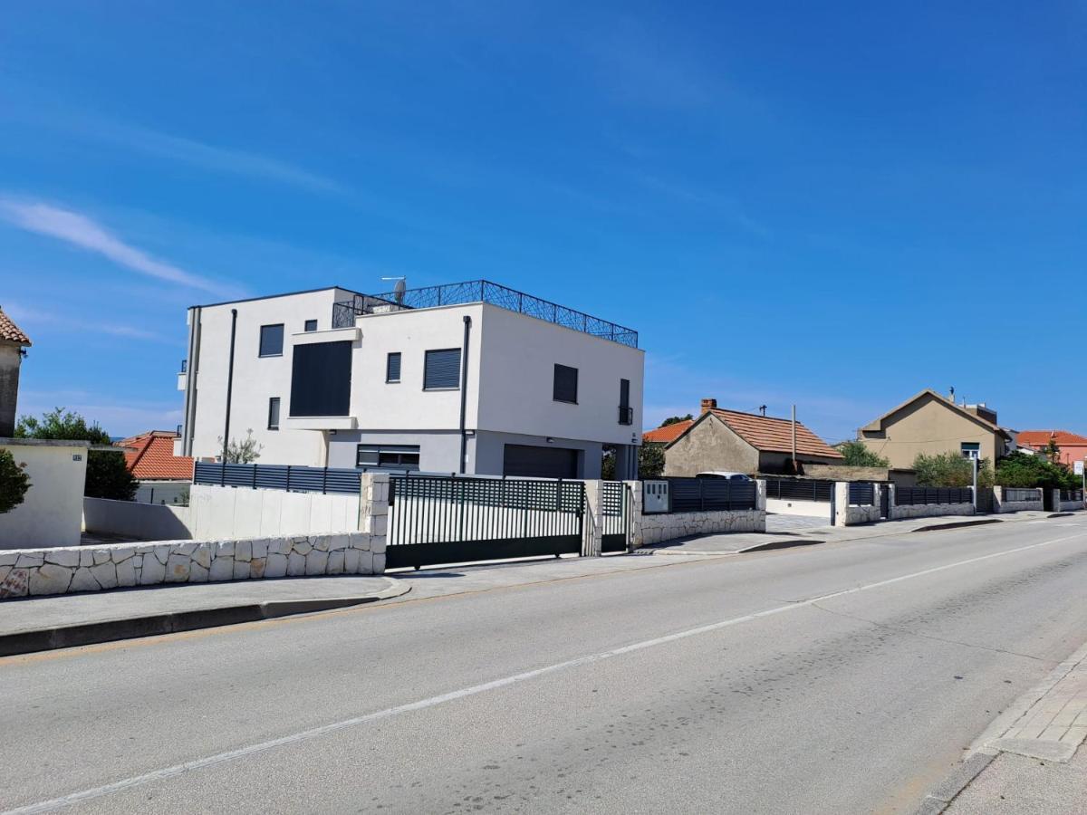 Apartmani Le-Lu Kaštela Exterior foto