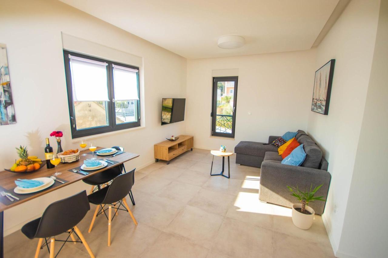Apartmani Le-Lu Kaštela Exterior foto