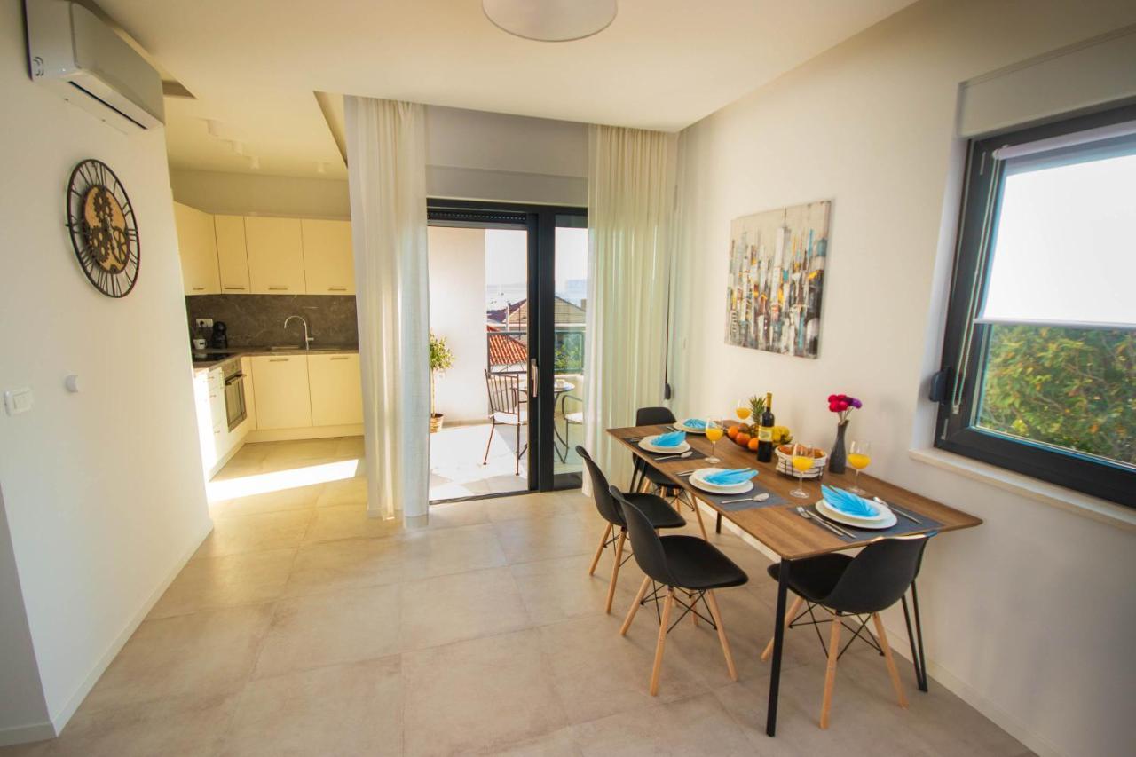 Apartmani Le-Lu Kaštela Exterior foto